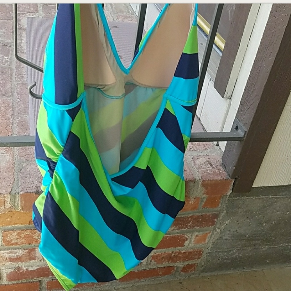🔥HP! New Jeweled Swimsuit - Picture 3 of 6